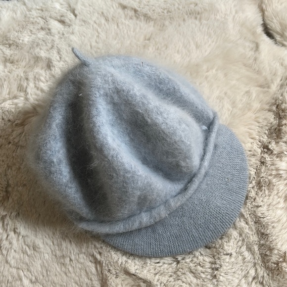 unbranded Accessories - Cashmere/natural blend hat